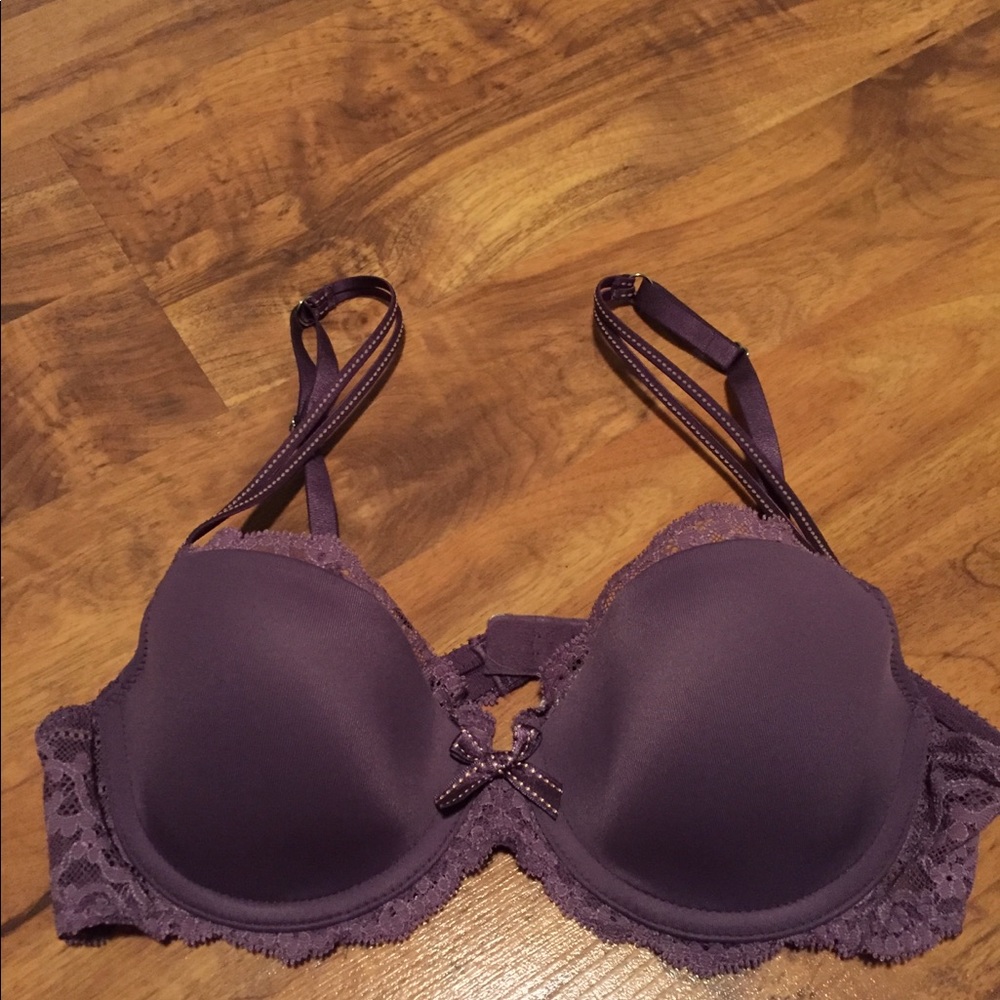 💜Purple Chantelle NWT size 34B bra. Never worn.
